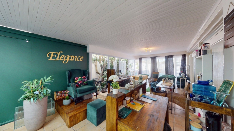 8 Bedroom Property for Sale in Summerstrand Eastern Cape